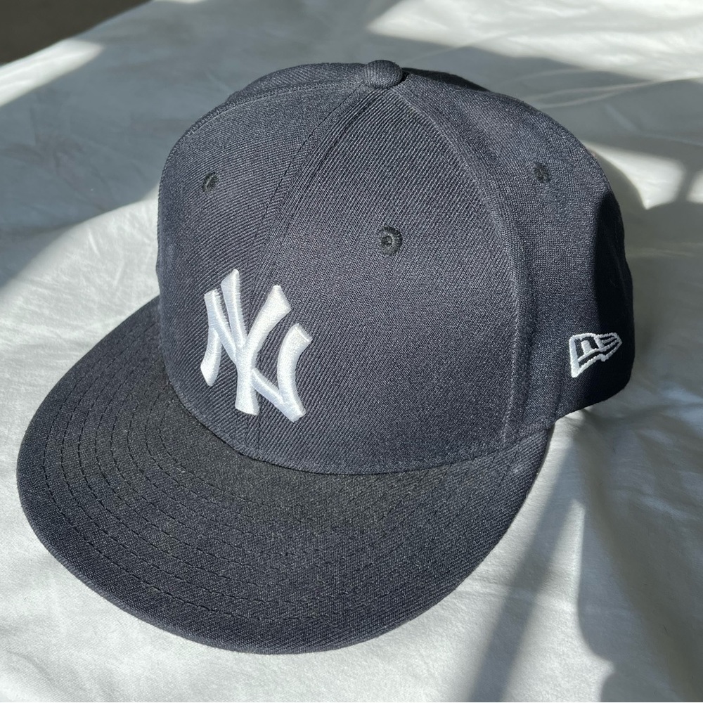 Yankees fitted hat- 7 1/8